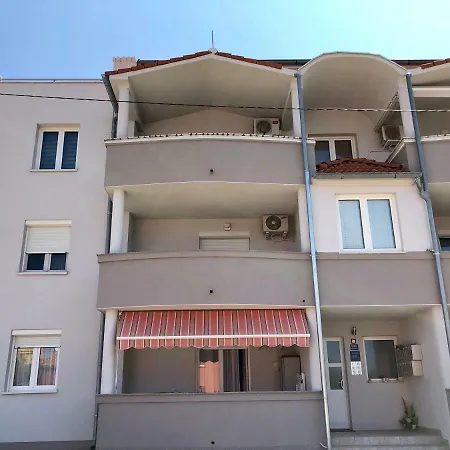 شقة Apartman Kapovica ميدولين